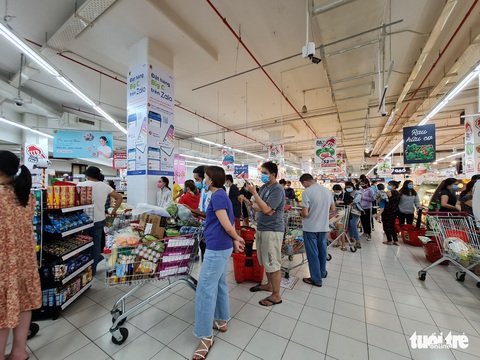 Đi siêu thị mua đồ 15 phút, đợi tính tiền gần 2 tiếng, vừa mệt vừa run - Ảnh 4. Đi siêu thị mua đồ 15 phút, đợi tính tiền gần 2 tiếng, vừa mệt vừa run - Ảnh 4.
