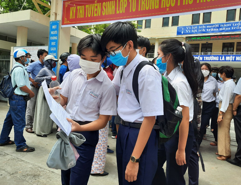 Thi vào lớp 10 tại Đà Nẵng: Trên 50% bài thi toán điểm trên trung bình, chỉ có 3 điểm 10 - Ảnh 1. Thi vào lớp 10 tại Đà Nẵng: Trên 50% bài thi toán điểm trên trung bình, chỉ có 3 điểm 10 - Ảnh 1.