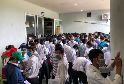 Điều phối, giảm tập trung đông người tại điểm tiêm vắc xin - Ảnh 5. Điều phối, giảm tập trung đông người tại điểm tiêm vắc xin - Ảnh 5.
