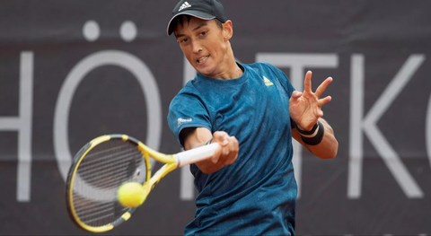 Tay vợt gốc Việt Antoine Hoàng giành vé dự Wimbledon 2021 - Ảnh 1. Tay vợt gốc Việt Antoine Hoàng giành vé dự Wimbledon 2021 - Ảnh 1.