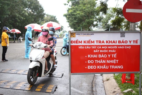 Chủ tịch UBND TP.HCM: Nghiên cứu cho tiểu thương chợ truyền thống bán luân phiên - Ảnh 1. Chủ tịch UBND TP.HCM: Nghiên cứu cho tiểu thương chợ truyền thống bán luân phiên - Ảnh 1.
