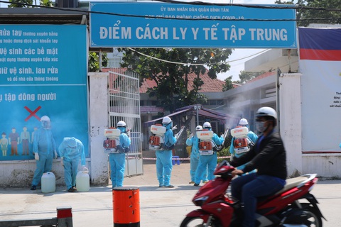 Biệt đội khử khuẩn diệt COVID-19 ở Sài Gòn - Ảnh 7. Biệt đội khử khuẩn diệt COVID-19 ở Sài Gòn - Ảnh 7.