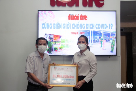 Agribank Lý Thường Kiệt góp tiền ủng hộ biên giới chống dịch COVID-19 - Ảnh 3. Agribank Lý Thường Kiệt góp tiền ủng hộ biên giới chống dịch COVID-19 - Ảnh 3.