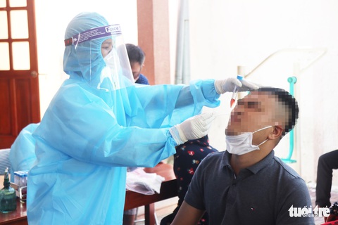 Ra Bắc Giang buôn vải về quên khai báo y tế, cả nhà mắc COVID-19 - Ảnh 1. Ra Bắc Giang buôn vải về quên khai báo y tế, cả nhà mắc COVID-19 - Ảnh 1.