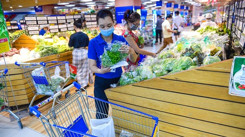 Chợ online ship đến tận giường sôi động mùa giãn cách - Ảnh 1. Chợ online ship đến tận giường sôi động mùa giãn cách - Ảnh 1.