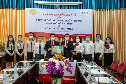 HUFLIT thúc đẩy hợp tác với hơn 30 doanh nghiệp trong và ngoài nước - Ảnh 2. HUFLIT thúc đẩy hợp tác với hơn 30 doanh nghiệp trong và ngoài nước - Ảnh 2.