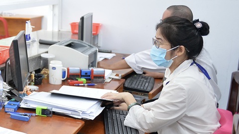 Cơ hội đẩy mạnh làm giấy tờ qua mạng - Ảnh 1. Cơ hội đẩy mạnh làm giấy tờ qua mạng - Ảnh 1.