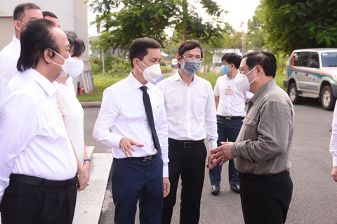 Thủ tướng làm việc với công ty kiến nghị cấp phép khẩn vắc xin Nano Covax - Ảnh 2. Thủ tướng làm việc với công ty kiến nghị cấp phép khẩn vắc xin Nano Covax - Ảnh 2.