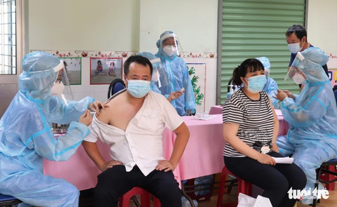 TP.HCM vượt hơn 3.000 ca mắc COVID-19 trong đợt dịch thứ 4 - Ảnh 1. TP.HCM vượt hơn 3.000 ca mắc COVID-19 trong đợt dịch thứ 4 - Ảnh 1.