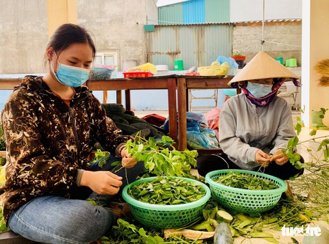Hai tuần vào trận địa chống dịch nấu hàng ngàn suất cơm miễn phí cho dân - Ảnh 2. Hai tuần vào trận địa chống dịch nấu hàng ngàn suất cơm miễn phí cho dân - Ảnh 2.
