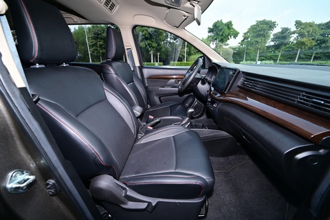 Suzuki Ertiga - Xe đa dụng linh hoạt, bảo vệ sức khỏe gia đình - Ảnh 3. Suzuki Ertiga - Xe đa dụng linh hoạt, bảo vệ sức khỏe gia đình - Ảnh 3.