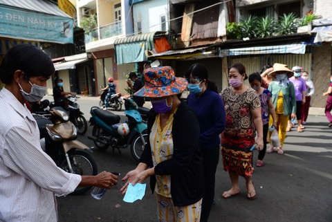 Làm thế nào để mua sắm an toàn trong mùa dịch? - Ảnh 2. Làm thế nào để mua sắm an toàn trong mùa dịch? - Ảnh 2.