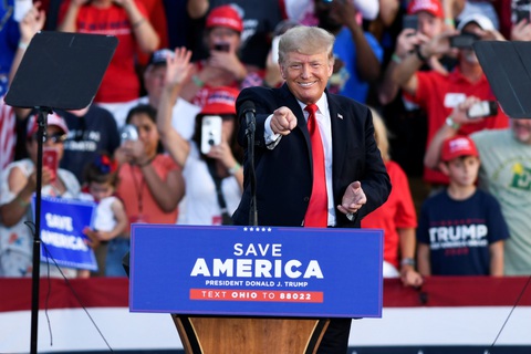 Ông Trump đi vận động trở lại, tuyên bố sẽ chiến thắng lần thứ ba - Ảnh 1. Ông Trump đi vận động trở lại, tuyên bố sẽ chiến thắng lần thứ ba - Ảnh 1.