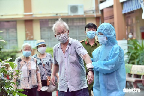 TP.HCM lấy 500.000 mẫu xét nghiệm mỗi ngày truy tìm F0 - Ảnh 7. TP.HCM lấy 500.000 mẫu xét nghiệm mỗi ngày truy tìm F0 - Ảnh 7.