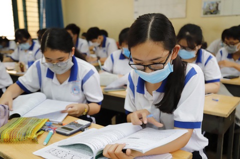Thi tốt nghiệp THPT tại TP.HCM: Ai không muốn thi đợt 1 thì xin qua đợt 2? - Ảnh 1. Thi tốt nghiệp THPT tại TP.HCM: Ai không muốn thi đợt 1 thì xin qua đợt 2? - Ảnh 1.