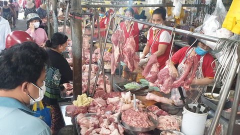 Chợ Hóc Môn đóng cửa, hai chợ Bình Điền, Thủ Đức gánh thế nào? - Ảnh 1. Chợ Hóc Môn đóng cửa, hai chợ Bình Điền, Thủ Đức gánh thế nào? - Ảnh 1.