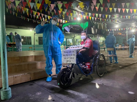 Á hậu Hoàng My kể chuyện 7 ngày đi tình nguyện - Ảnh 4. Á hậu Hoàng My kể chuyện 7 ngày đi tình nguyện - Ảnh 4.