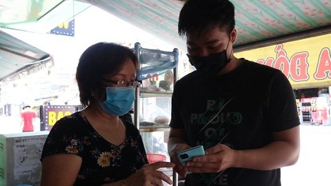 Ăn canh bún, mua trà sữa, cà phê... không chạm đến tiền - Ảnh 2. Ăn canh bún, mua trà sữa, cà phê... không chạm đến tiền - Ảnh 2.