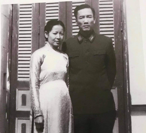 Hoa hậu Hà Kiều Anh nói mình là ‘công chúa đời thứ 7 triều Nguyễn’, một số ý kiến phản bác - Ảnh 2. Hoa hậu Hà Kiều Anh nói mình là ‘công chúa đời thứ 7 triều Nguyễn’, một số ý kiến phản bác - Ảnh 2.