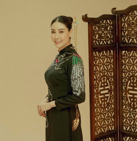 Hoa hậu Hà Kiều Anh xin lỗi, chỉ mong được là công chúa nhỏ của riêng bà nội mà thôi - Ảnh 2. Hoa hậu Hà Kiều Anh xin lỗi, chỉ mong được là công chúa nhỏ của riêng bà nội mà thôi - Ảnh 2.