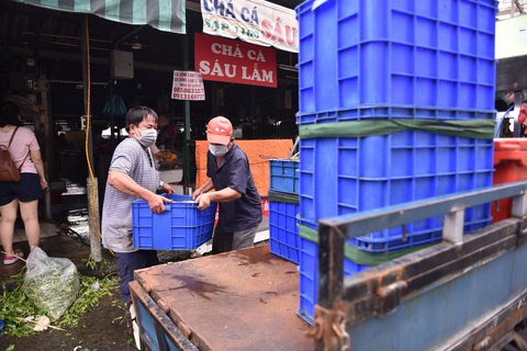 Phong tỏa một phần tại chợ Bà Chiểu do có F0 đến mua hàng - Ảnh 4. Phong tỏa một phần tại chợ Bà Chiểu do có F0 đến mua hàng - Ảnh 4.