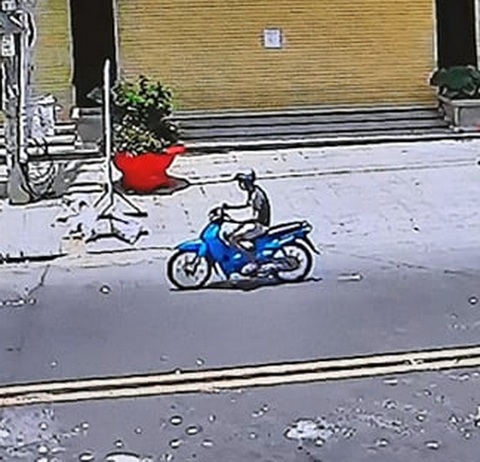 Cắt cổ cô chủ quán cà phê chỉ vì chiếc điện thoại - Ảnh 2. Cắt cổ cô chủ quán cà phê chỉ vì chiếc điện thoại - Ảnh 2.