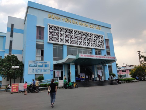 F3 dương tính COVID-19, BV quận Gò Vấp ngưng khám, cách ly 18 nhân viên y tế - Ảnh 1. F3 dương tính COVID-19, BV quận Gò Vấp ngưng khám, cách ly 18 nhân viên y tế - Ảnh 1.