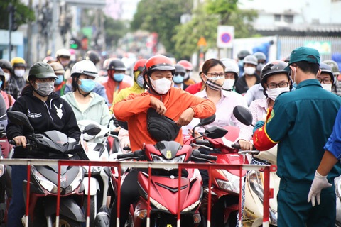 Người lao động khối nhà nước ra khỏi quận Gò Vấp phải có xét nghiệm âm tính - Ảnh 1. Người lao động khối nhà nước ra khỏi quận Gò Vấp phải có xét nghiệm âm tính - Ảnh 1.
