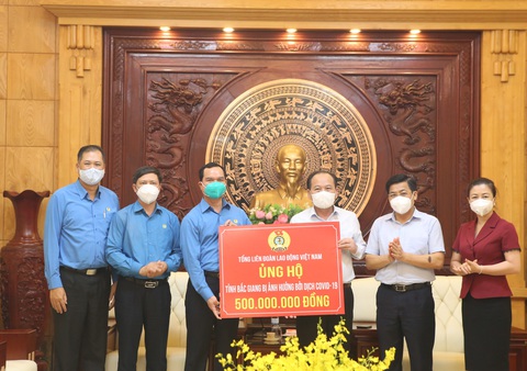 Hơn 100.000 lao động trọ ở Bắc Giang, Bắc Ninh vẫn cần được hỗ trợ - Ảnh 2. Hơn 100.000 lao động trọ ở Bắc Giang, Bắc Ninh vẫn cần được hỗ trợ - Ảnh 2.