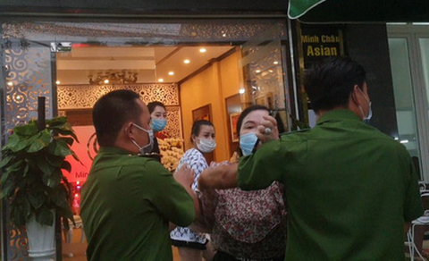 Thẩm mỹ viện khai trương không phòng dịch: Có Quang Tèo và Thanh Bi? - Ảnh 1. Thẩm mỹ viện khai trương không phòng dịch: Có Quang Tèo và Thanh Bi? - Ảnh 1.