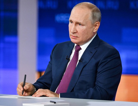 Người dân Nga hỏi Tổng thống Putin: Ông đã tiêm vắc xin gì? - Ảnh 1. Người dân Nga hỏi Tổng thống Putin: Ông đã tiêm vắc xin gì? - Ảnh 1.