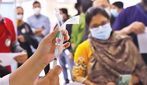 Bangladesh: Trung Quốc tặng 1,1 triệu liều vắc xin, Mỹ tặng 2,5 triệu - Ảnh 1. Bangladesh: Trung Quốc tặng 1,1 triệu liều vắc xin, Mỹ tặng 2,5 triệu - Ảnh 1.