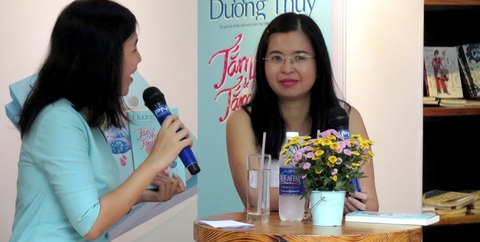 Nhà văn Dương Thụy tiếp tục kể chuyện tình xuyên biên giới - Ảnh 2. Nhà văn Dương Thụy tiếp tục kể chuyện tình xuyên biên giới - Ảnh 2.