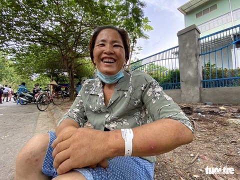 Công nhân môi trường bị nợ lương: ‘Được cộng đồng quan tâm, chị em hạnh phúc lắm’ - Ảnh 7. Công nhân môi trường bị nợ lương: ‘Được cộng đồng quan tâm, chị em hạnh phúc lắm’ - Ảnh 7.
