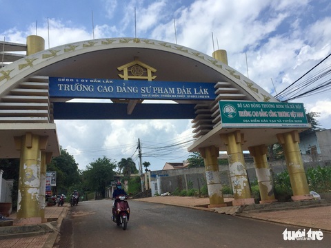Cựu hiệu trưởng, kế toán lập khống chứng từ, bị phát hiện thì… trả tiền lại - Ảnh 1. Cựu hiệu trưởng, kế toán lập khống chứng từ, bị phát hiện thì… trả tiền lại - Ảnh 1.
