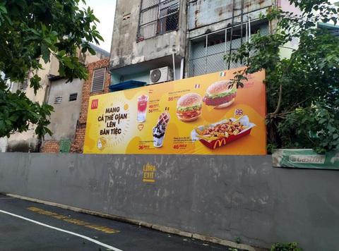 Tour ẩm thực Châu Âu tại McDonald’s từ 36.000 đồng - Ảnh 1. Tour ẩm thực Châu Âu tại McDonald’s từ 36.000 đồng - Ảnh 1.