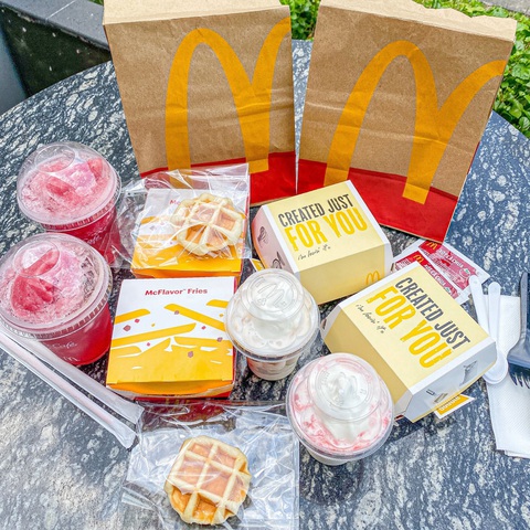 Tour ẩm thực Châu Âu tại McDonald’s từ 36.000 đồng - Ảnh 2. Tour ẩm thực Châu Âu tại McDonald’s từ 36.000 đồng - Ảnh 2.