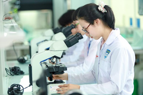 HUTECH nhận hồ sơ xét tuyển học bạ đến 10-7 - Ảnh 2. HUTECH nhận hồ sơ xét tuyển học bạ đến 10-7 - Ảnh 2.