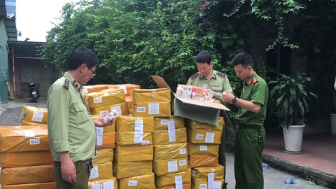 Thuốc lá thế hệ mới - Kỳ 1: Những kho hàng lậu ‘khủng’, chỉ mới là phần nổi tảng băng chìm? - Ảnh 1. Thuốc lá thế hệ mới - Kỳ 1: Những kho hàng lậu ‘khủng’, chỉ mới là phần nổi tảng băng chìm? - Ảnh 1.