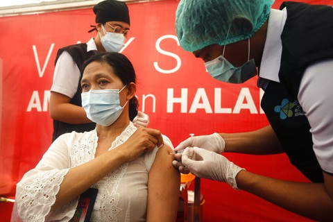 Chính phủ Indonesia muốn phát triển du lịch vắc xin ngừa COVID-19 - Ảnh 1. Chính phủ Indonesia muốn phát triển du lịch vắc xin ngừa COVID-19 - Ảnh 1.