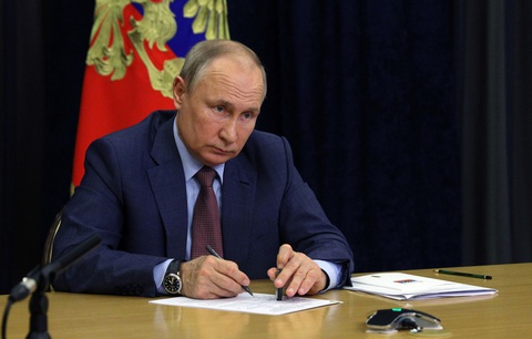Ông Putin ký luật ngăn phe đối lập tranh cử - Ảnh 1. Ông Putin ký luật ngăn phe đối lập tranh cử - Ảnh 1.