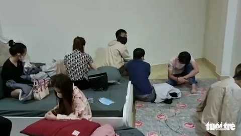 Đang bay lắc dưới hầm biệt thự Đà Lạt, 12 thanh niên bị bắt - Ảnh 1. Đang bay lắc dưới hầm biệt thự Đà Lạt, 12 thanh niên bị bắt - Ảnh 1.