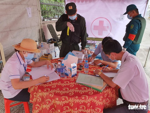 Xe quá đông, chốt cầu Đồng Nai không kiểm soát hết 100% - Ảnh 7. Xe quá đông, chốt cầu Đồng Nai không kiểm soát hết 100% - Ảnh 7.