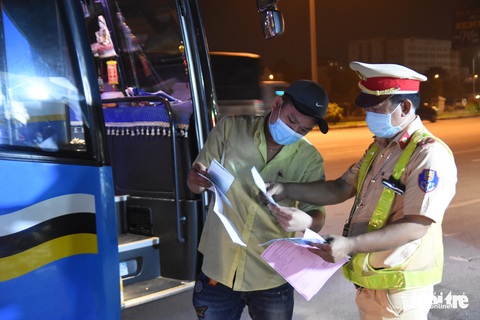 Đồng Nai ra văn bản khẩn, tạm nới một phần đi lại với TP.HCM - Ảnh 1. Đồng Nai ra văn bản khẩn, tạm nới một phần đi lại với TP.HCM - Ảnh 1.