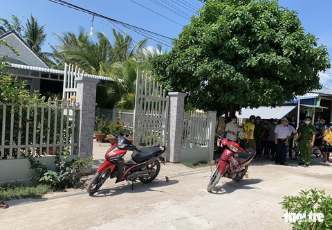 Bênh bạn nhậu, dùng dao Thái Lan đâm chết người - Ảnh 1. Bênh bạn nhậu, dùng dao Thái Lan đâm chết người - Ảnh 1.