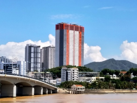 Hàng trăm dự án tại Khánh Hòa phải định lại giá đất để thu tiền cho Nhà nước - Ảnh 1. Hàng trăm dự án tại Khánh Hòa phải định lại giá đất để thu tiền cho Nhà nước - Ảnh 1.