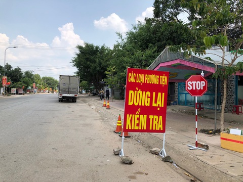 Bình Thuận cách ly người từ TP.HCM, người bệnh đi tái khám như thế nào? - Ảnh 1. Bình Thuận cách ly người từ TP.HCM, người bệnh đi tái khám như thế nào? - Ảnh 1.
