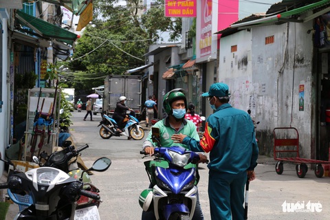 TP.HCM: Gò Vấp cùng 3 quận khác lập thêm 26 chốt kiểm soát COVID-19 - Ảnh 1. TP.HCM: Gò Vấp cùng 3 quận khác lập thêm 26 chốt kiểm soát COVID-19 - Ảnh 1.