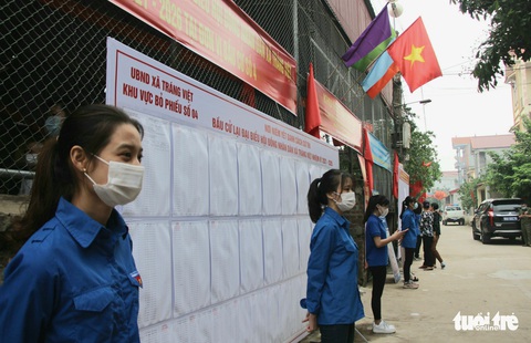 Cử tri Mê Linh bầu cử lại sau khi phát hiện nhiều sai phạm - Ảnh 8. Cử tri Mê Linh bầu cử lại sau khi phát hiện nhiều sai phạm - Ảnh 8.