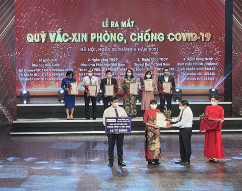 Sacombank ủng hộ thêm 20 tỉ đồng phòng, chống dịch COVID-19 - Ảnh 1. Sacombank ủng hộ thêm 20 tỉ đồng phòng, chống dịch COVID-19 - Ảnh 1.